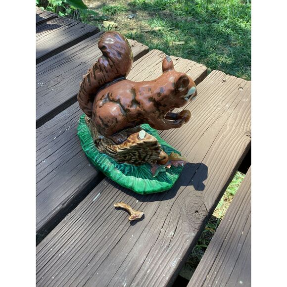 Vintage Ceramic Squirrel Figurine Holding Nut Autumn Leaves Green Base - Picture 3 of 7